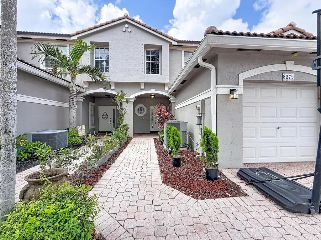 8279 Via Leonessa Drive Boca Raton FL 33433