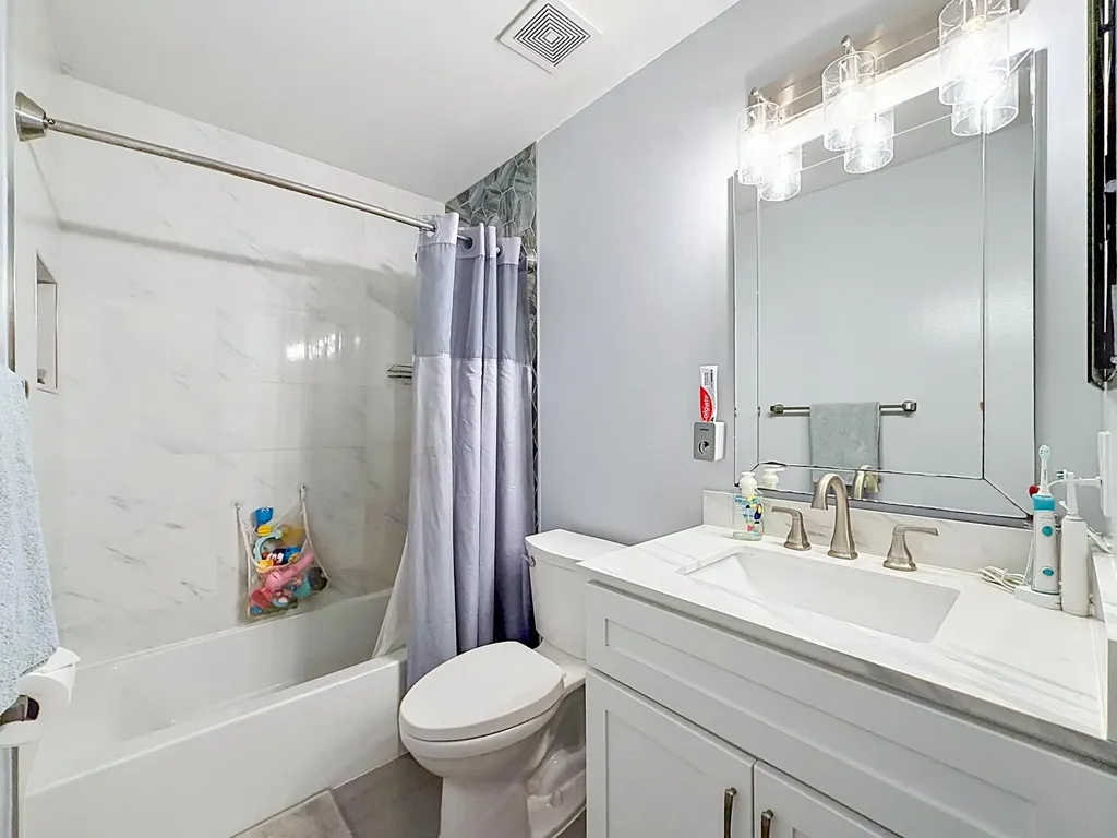 8279 Via Leonessa Drive Boca Raton FL 33433