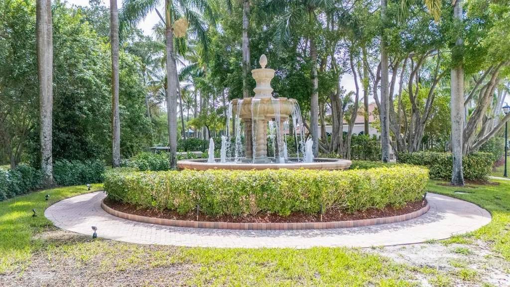 8279 Via Leonessa Drive Boca Raton FL 33433