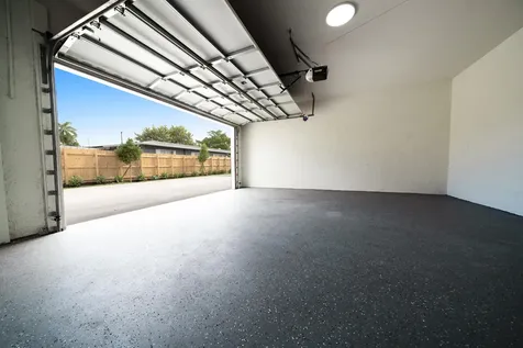 333 NW 41st Street Oakland Park FL 33309
