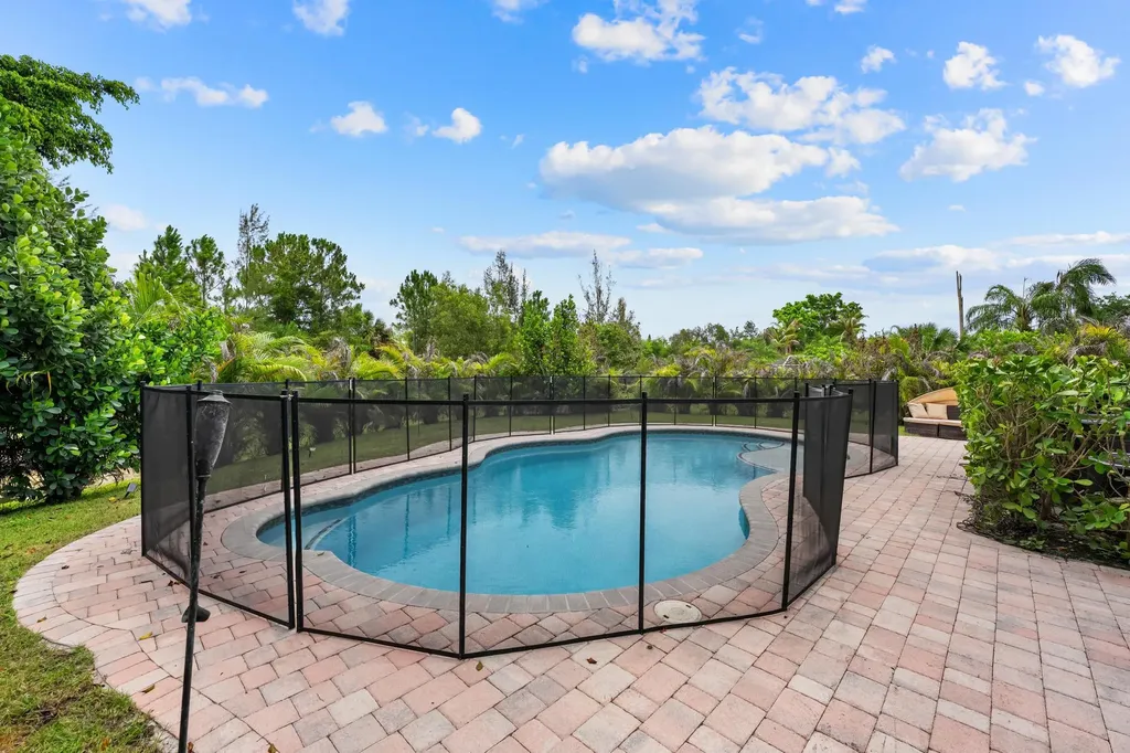 16931 93rd Road N Loxahatchee FL 33470
