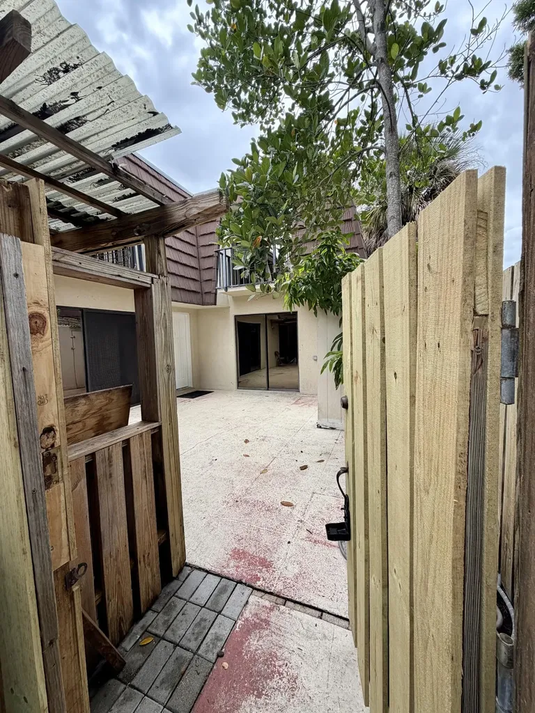 2213 22nd Lane Palm Beach Gardens FL 33418