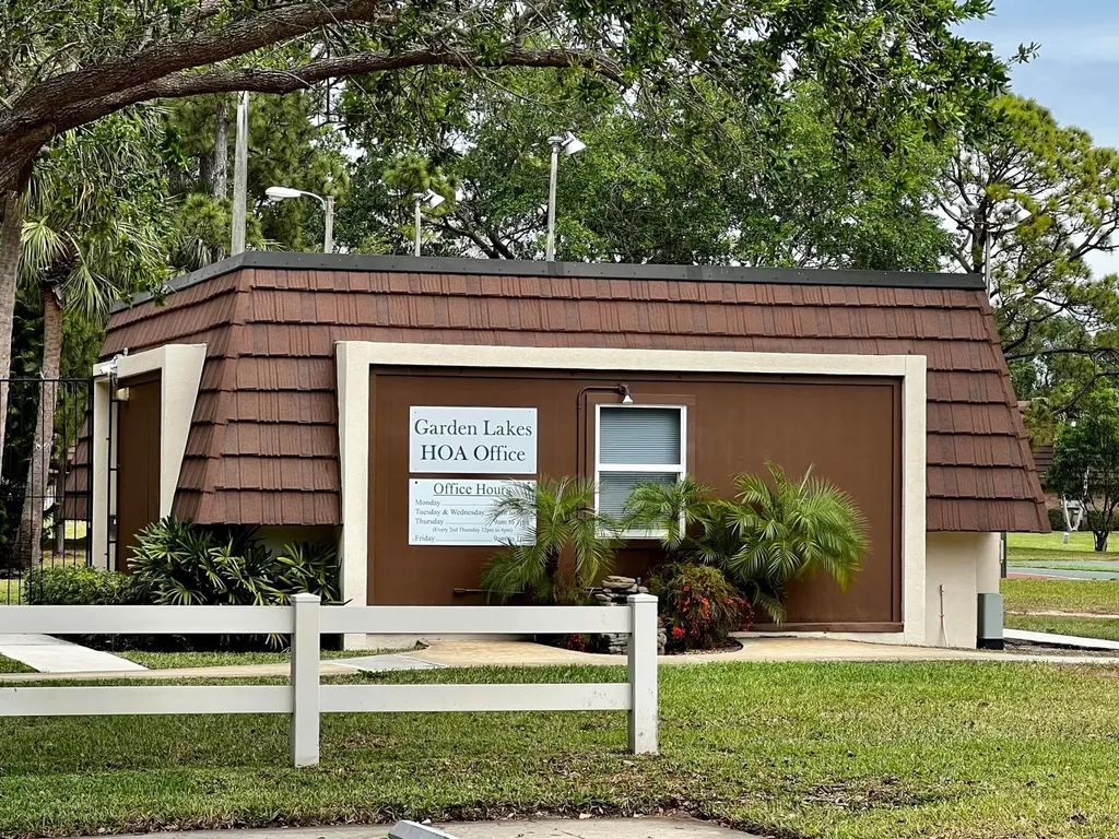 2213 22nd Lane Palm Beach Gardens FL 33418
