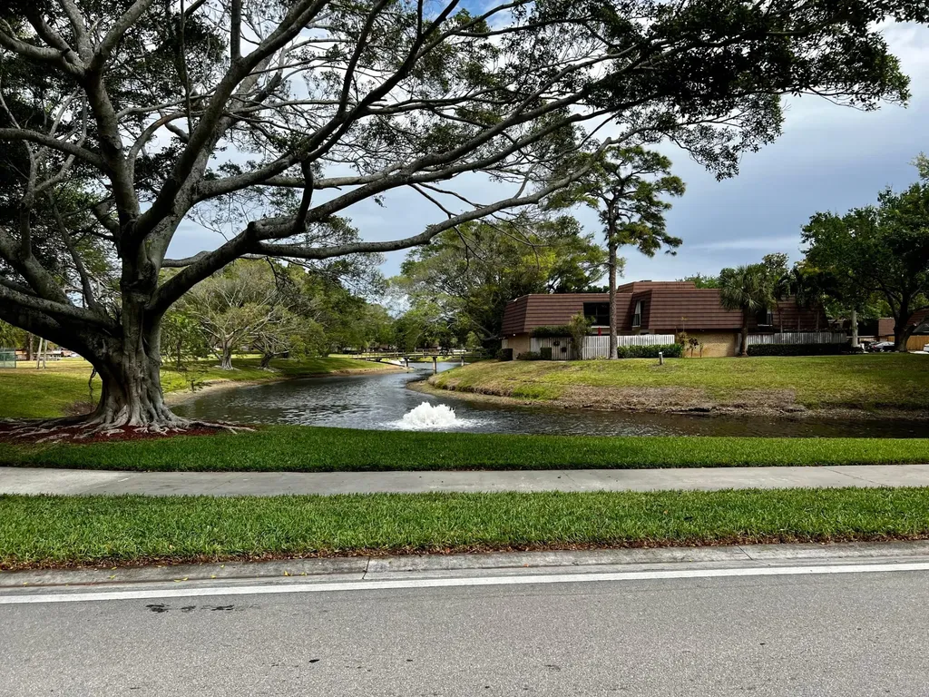 2213 22nd Lane Palm Beach Gardens FL 33418