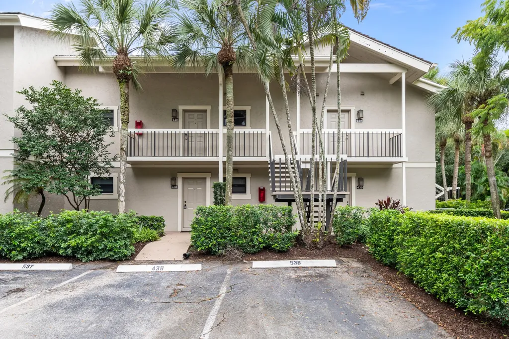 11863 Wimbledon Circle Wellington FL 33414