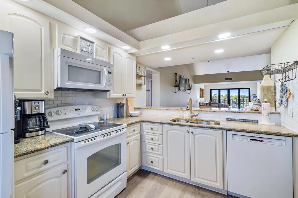 1701 Marina Isle Way Jupiter FL 33477