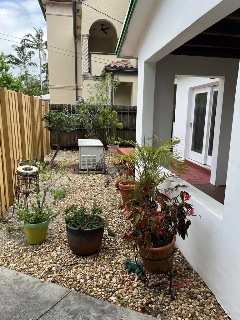 1122 SW 8th Terrace Fort Lauderdale FL 33315
