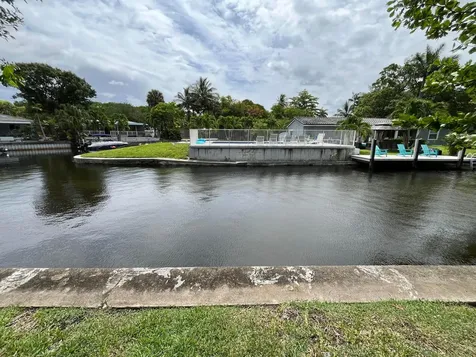1122 SW 8th Terrace Fort Lauderdale FL 33315