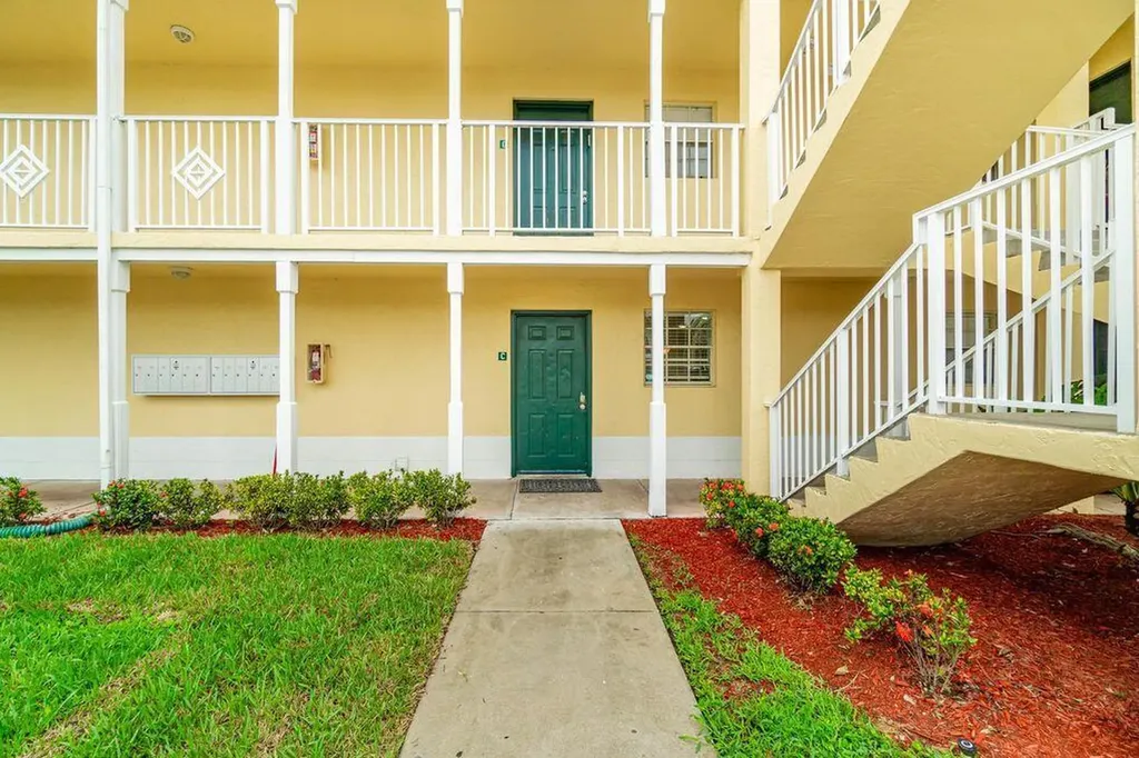 6324 La Costa Drive Boca Raton FL 33433