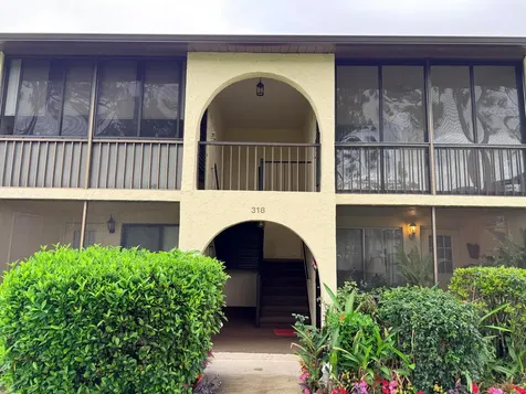 318 Knotty Pine Circle Greenacres FL 33463
