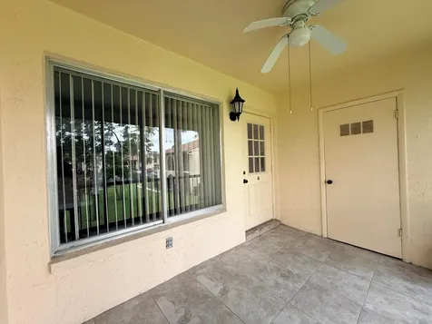 318 Knotty Pine Circle Greenacres FL 33463
