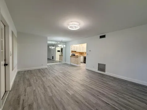 318 Knotty Pine Circle Greenacres FL 33463
