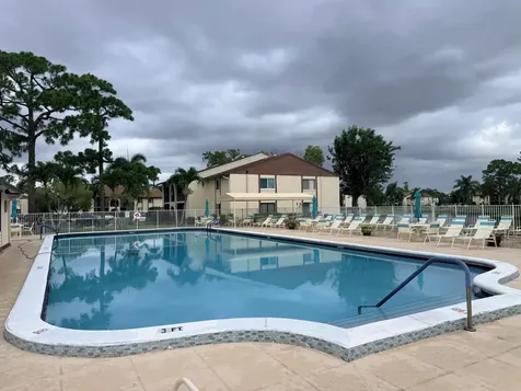 318 Knotty Pine Circle Greenacres FL 33463