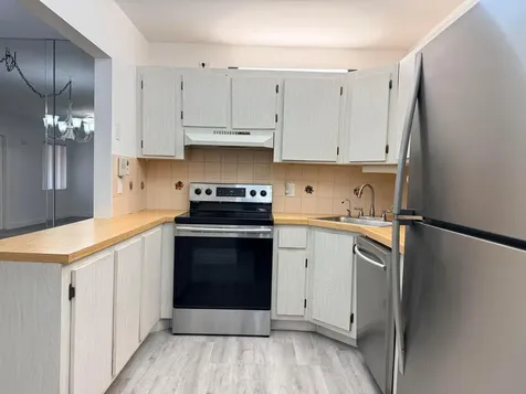 318 Knotty Pine Circle Greenacres FL 33463
