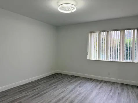 318 Knotty Pine Circle Greenacres FL 33463