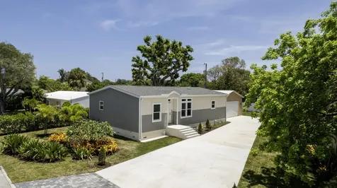 1757 N 12th Court Court N Lake Worth Beach FL 33460