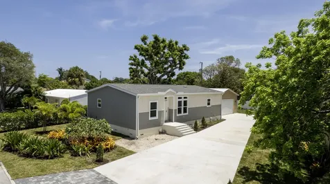 1757 N 12th Court Court N Lake Worth Beach FL 33460
