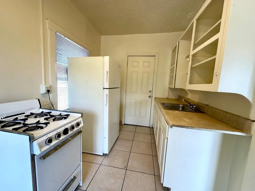 2010 Broward Avenue West Palm Beach FL 33407