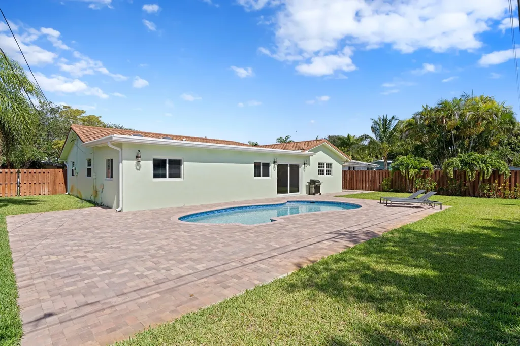 3798 NW 2nd Court Boca Raton FL 33431