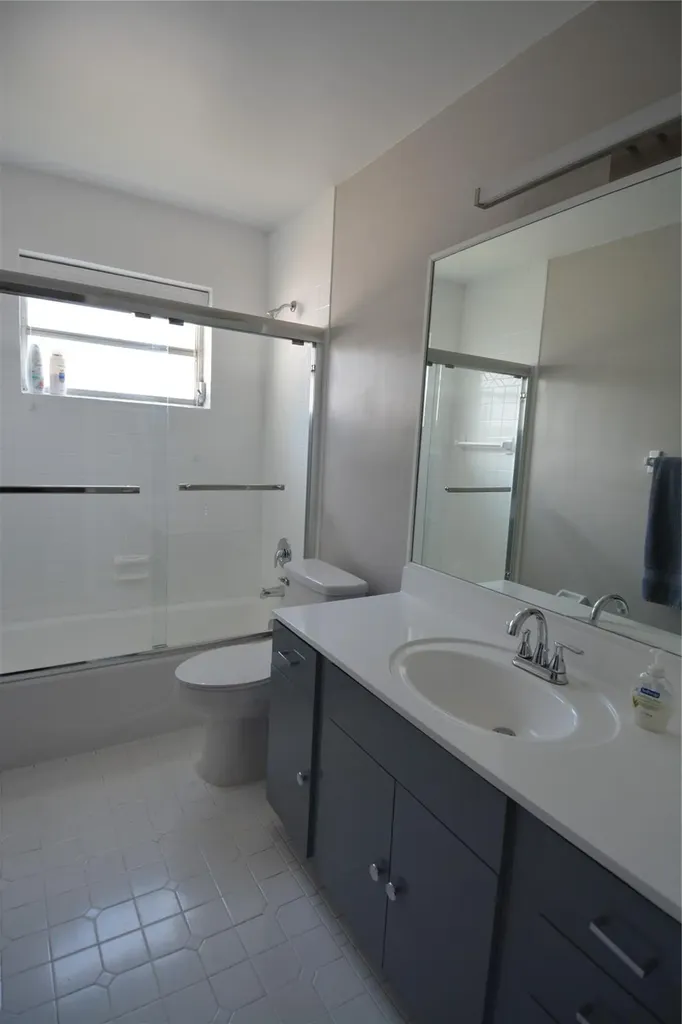 3840 N 42nd Terrace Hollywood FL 33021