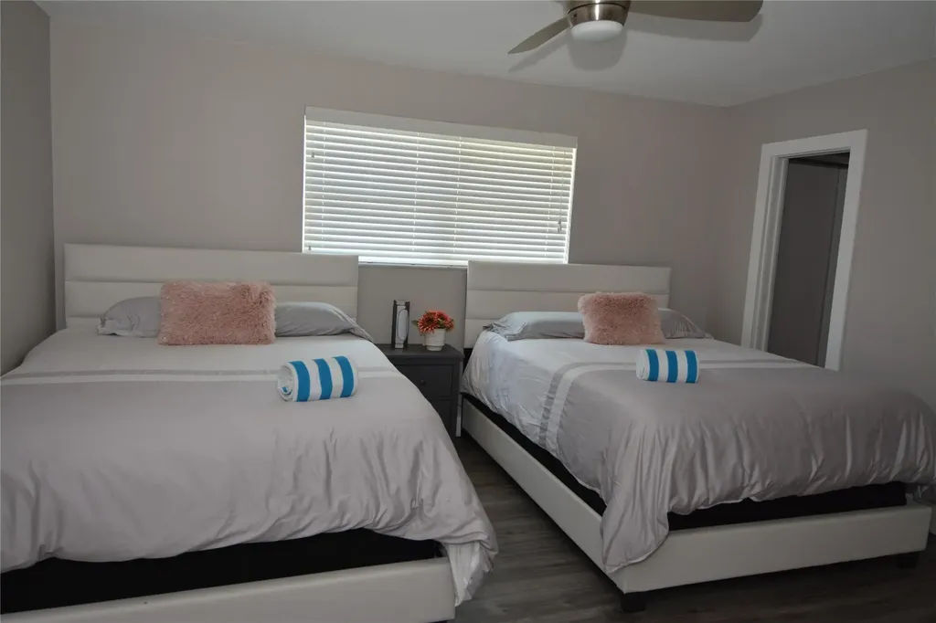 3840 N 42nd Terrace Hollywood FL 33021