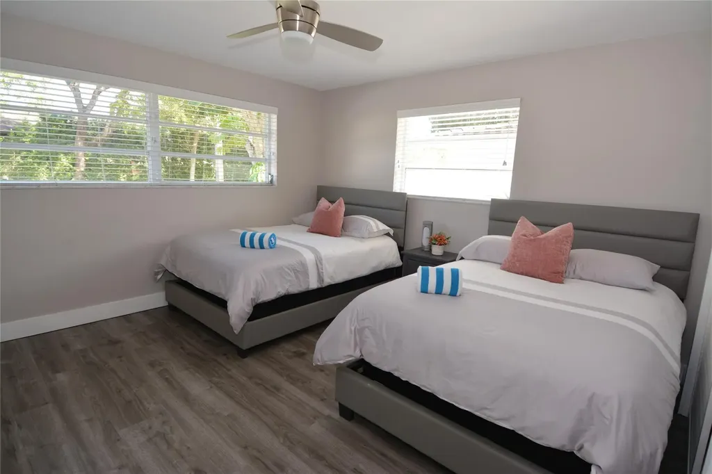 3840 N 42nd Terrace Hollywood FL 33021
