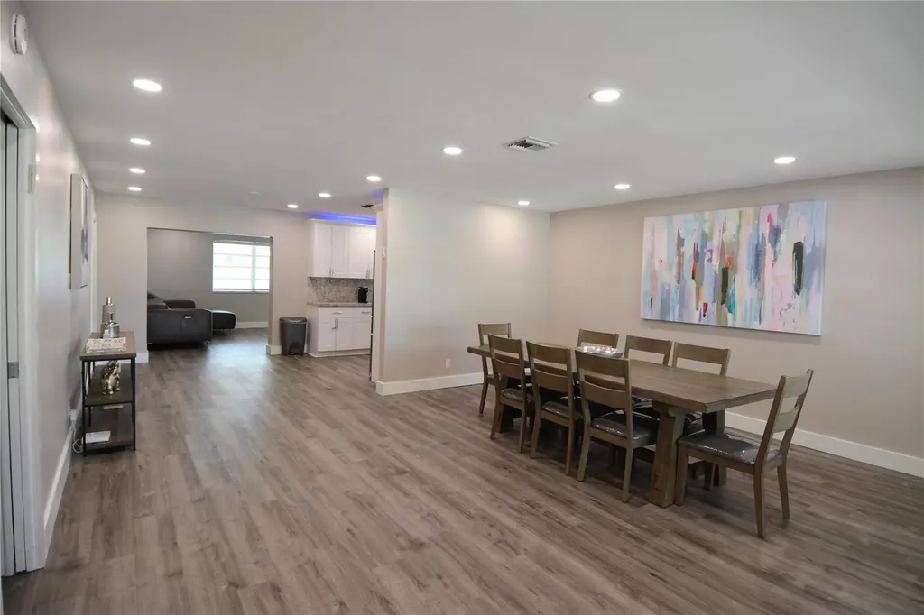 3840 N 42nd Terrace Hollywood FL 33021