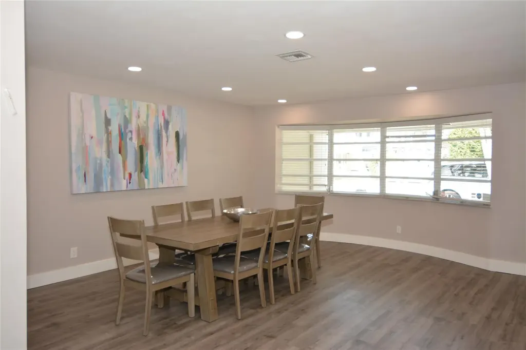 3840 N 42nd Terrace Hollywood FL 33021