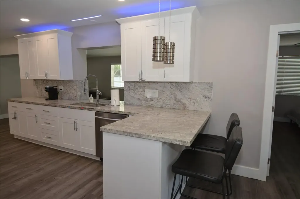 3840 N 42nd Terrace Hollywood FL 33021