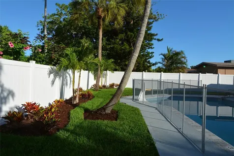 3840 N 42nd Terrace Hollywood FL 33021