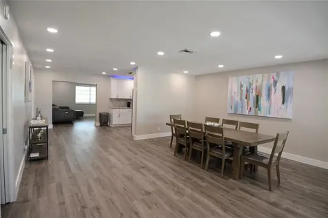 3840 N 42nd Terrace Hollywood FL 33021