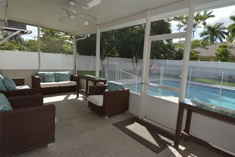 3840 N 42nd Terrace Hollywood FL 33021