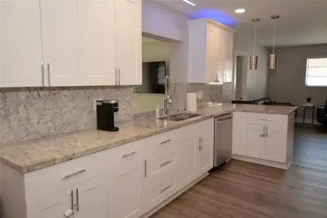 3840 N 42nd Terrace Hollywood FL 33021