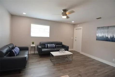 3840 N 42nd Terrace Hollywood FL 33021
