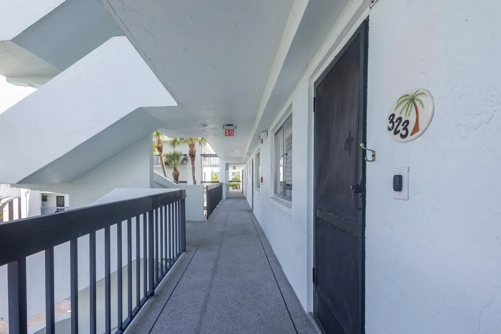 6698 N 10th Avenue Avenue N Lake Worth FL 33467