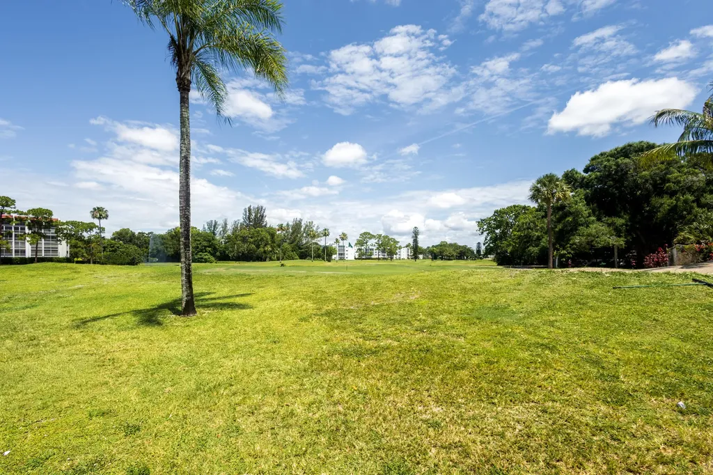 6698 N 10th Avenue Avenue N Lake Worth FL 33467