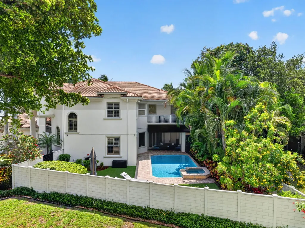 2844 NE 26th Avenue Lighthouse Point FL 33064