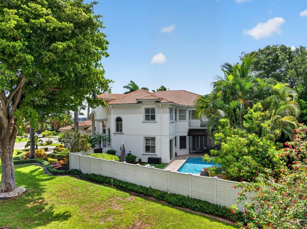 2844 NE 26th Avenue Lighthouse Point FL 33064