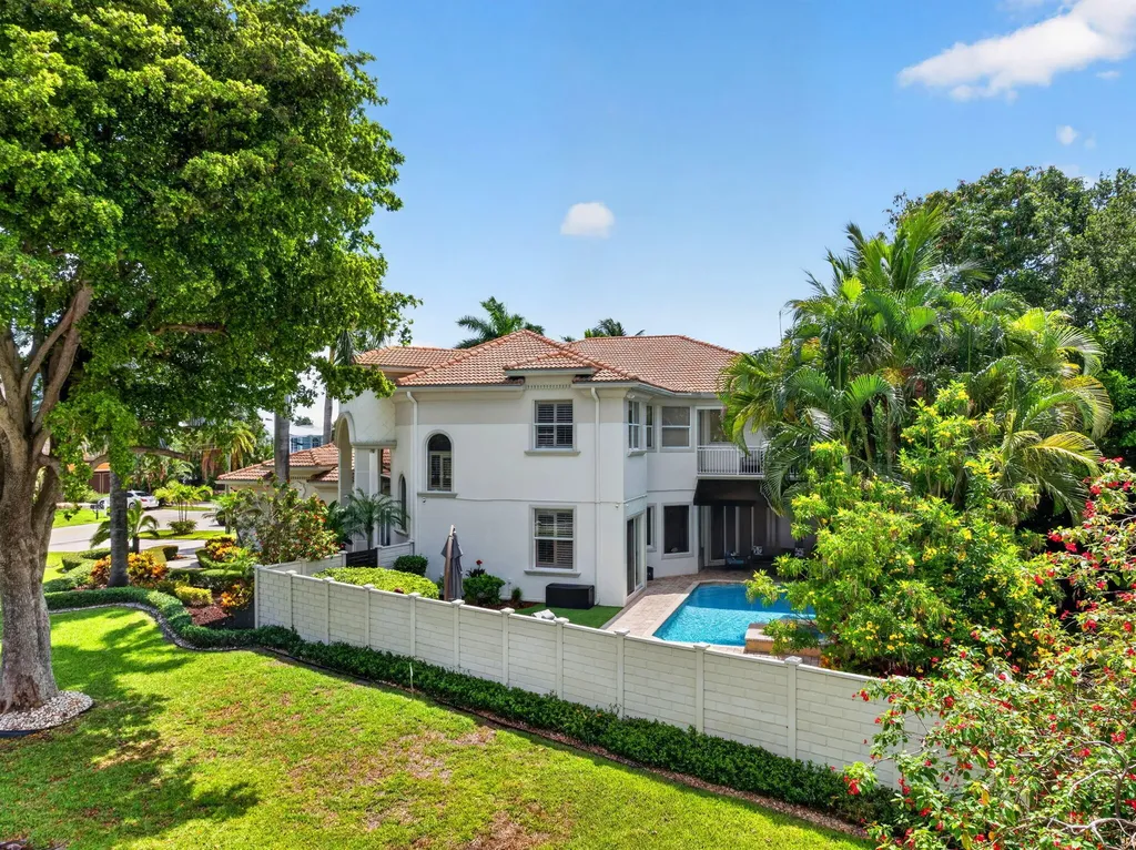 2844 NE 26th Avenue Lighthouse Point FL 33064