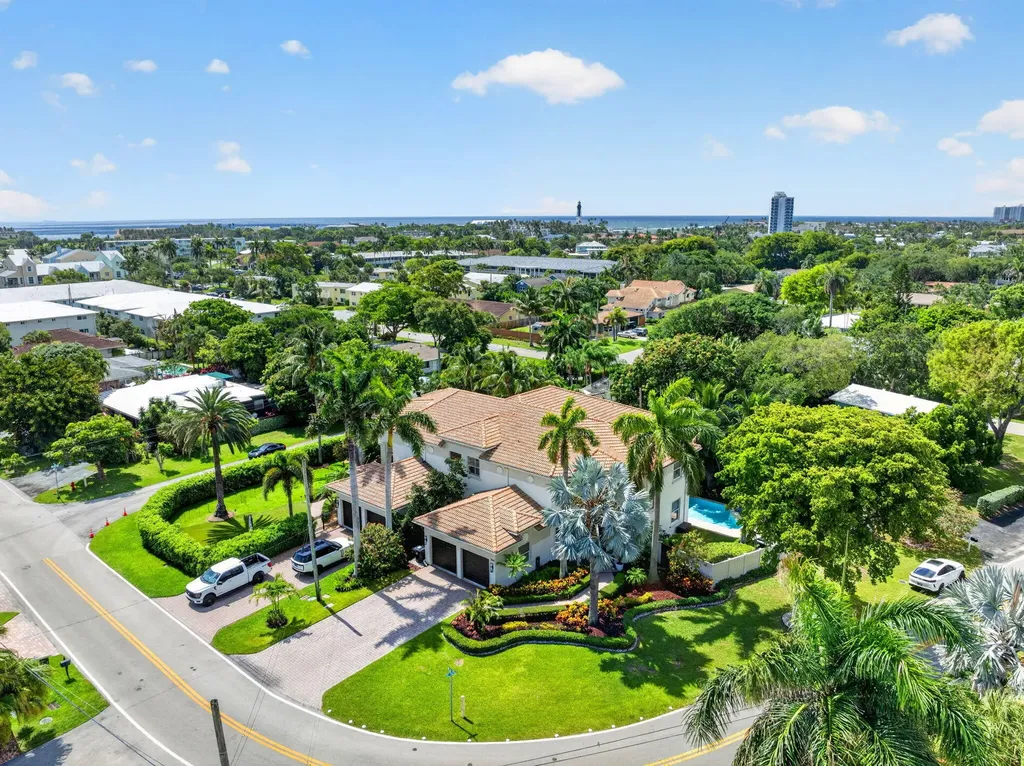 2844 NE 26th Avenue Lighthouse Point FL 33064