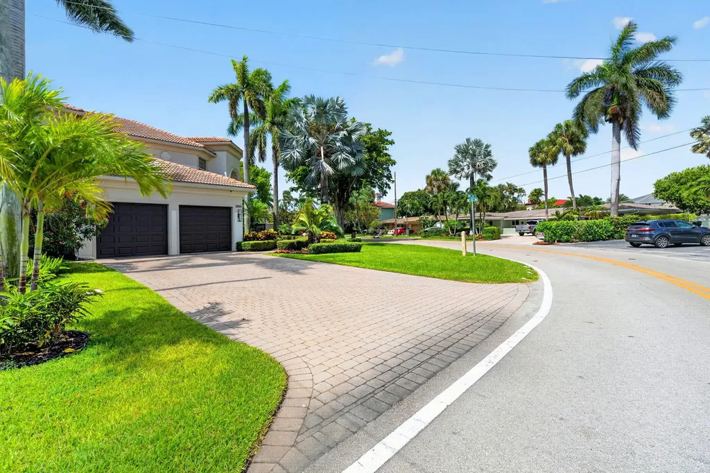 2844 NE 26th Avenue Lighthouse Point FL 33064