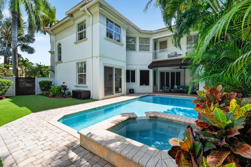 2844 NE 26th Avenue Lighthouse Point FL 33064