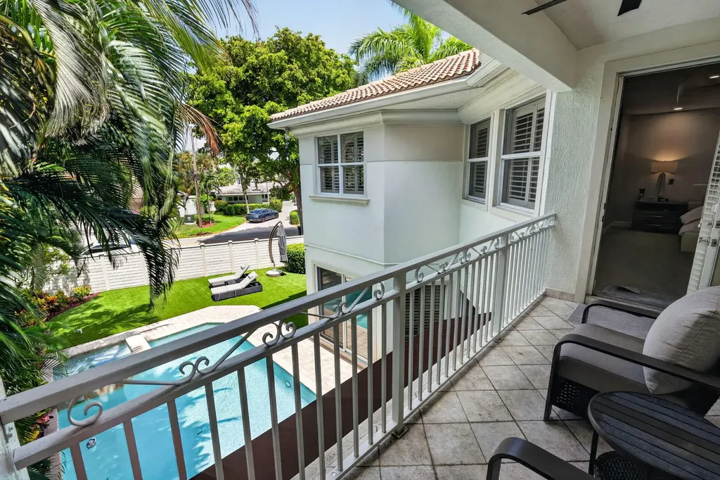 2844 NE 26th Avenue Lighthouse Point FL 33064