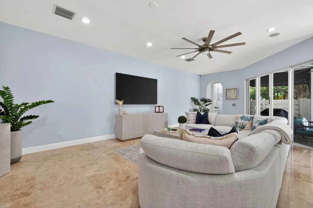 2844 NE 26th Avenue Lighthouse Point FL 33064