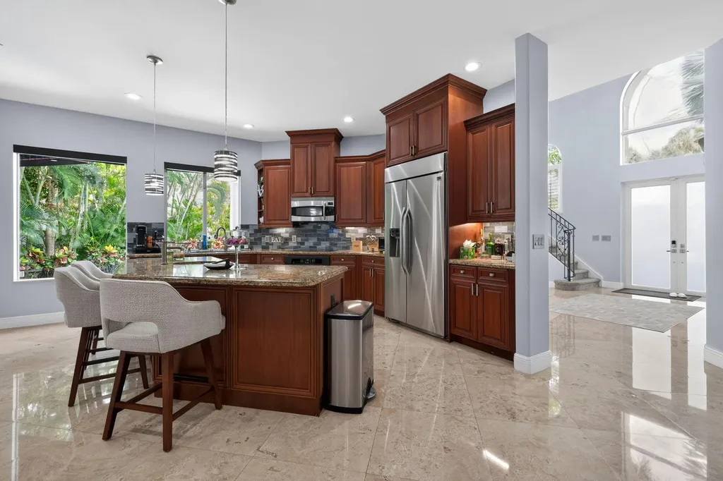 2844 NE 26th Avenue Lighthouse Point FL 33064