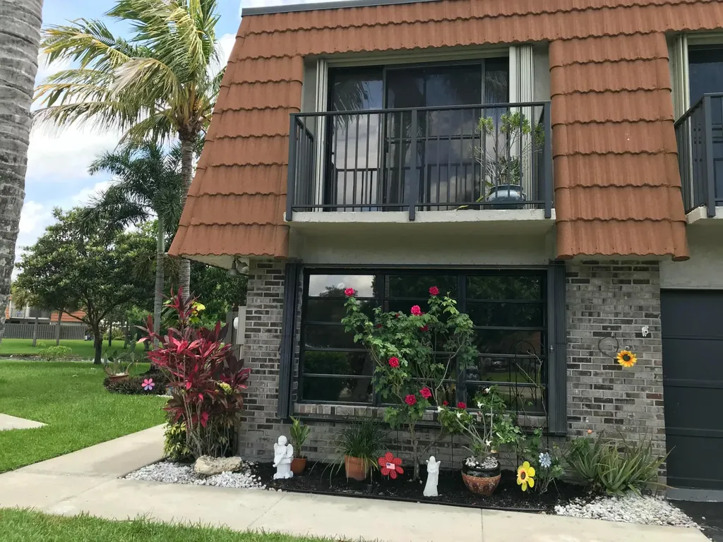 11047 SW 15th Manor Davie FL 33324