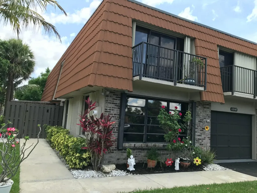 11047 SW 15th Manor Davie FL 33324