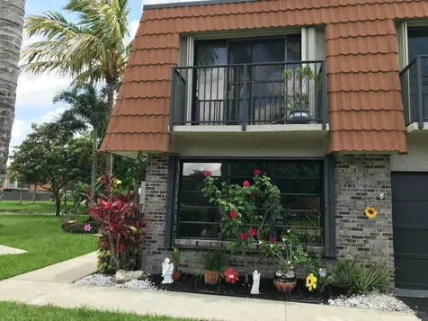 11047 SW 15th Manor Davie FL 33324