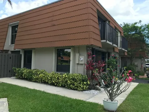 11047 SW 15th Manor Davie FL 33324