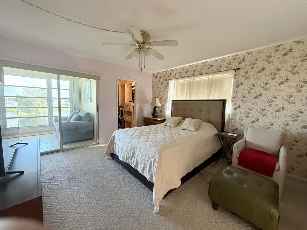 4021 Farnham O Deerfield Beach FL 33442